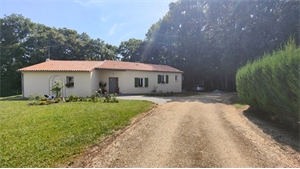 maison-villa à la vente -   86250  CHARROUX, surface 133 m2 vente maison-villa - APR720650